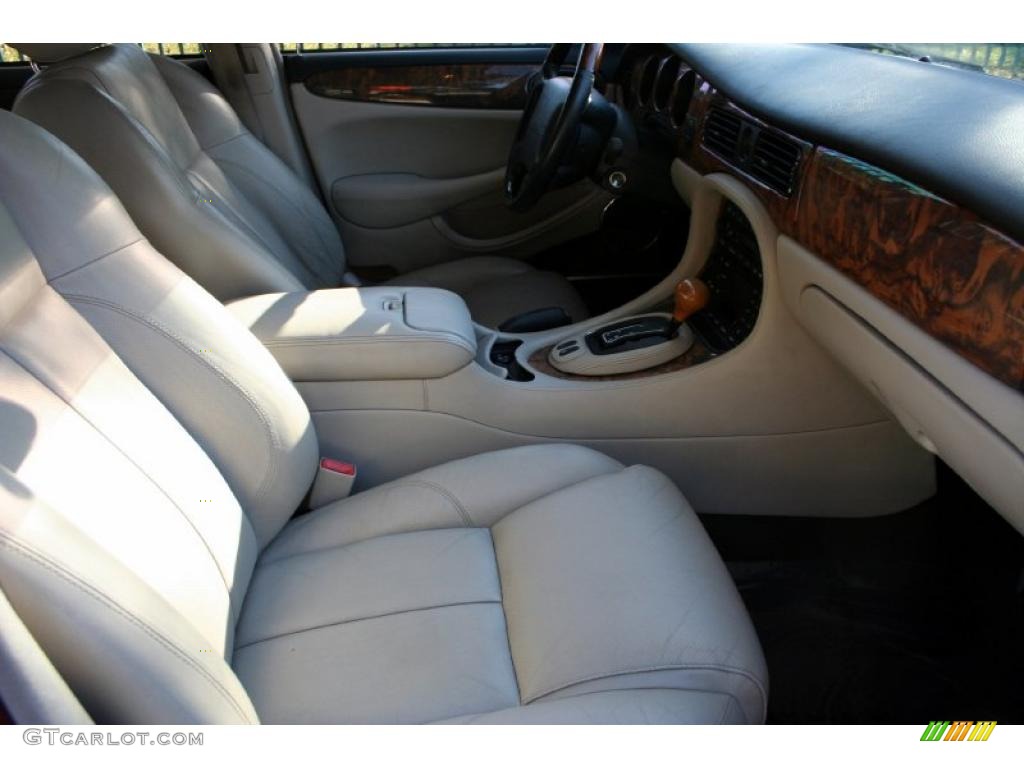 2001 XJ XJR - Carnival Red Metallic / Oatmeal photo #50