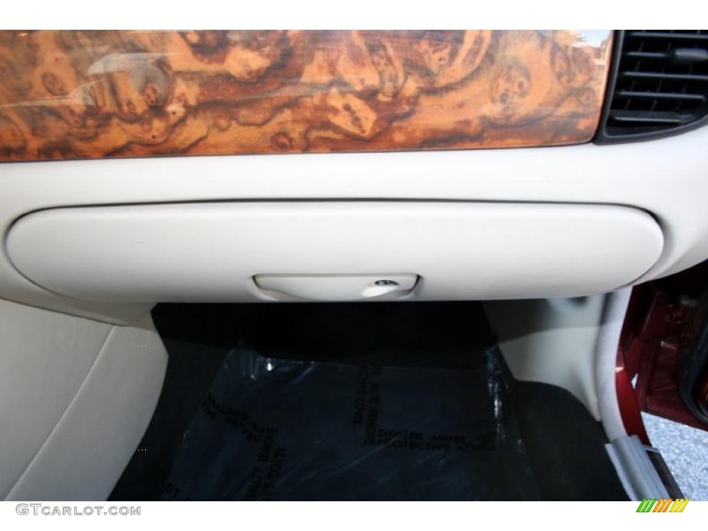 2001 XJ XJR - Carnival Red Metallic / Oatmeal photo #69