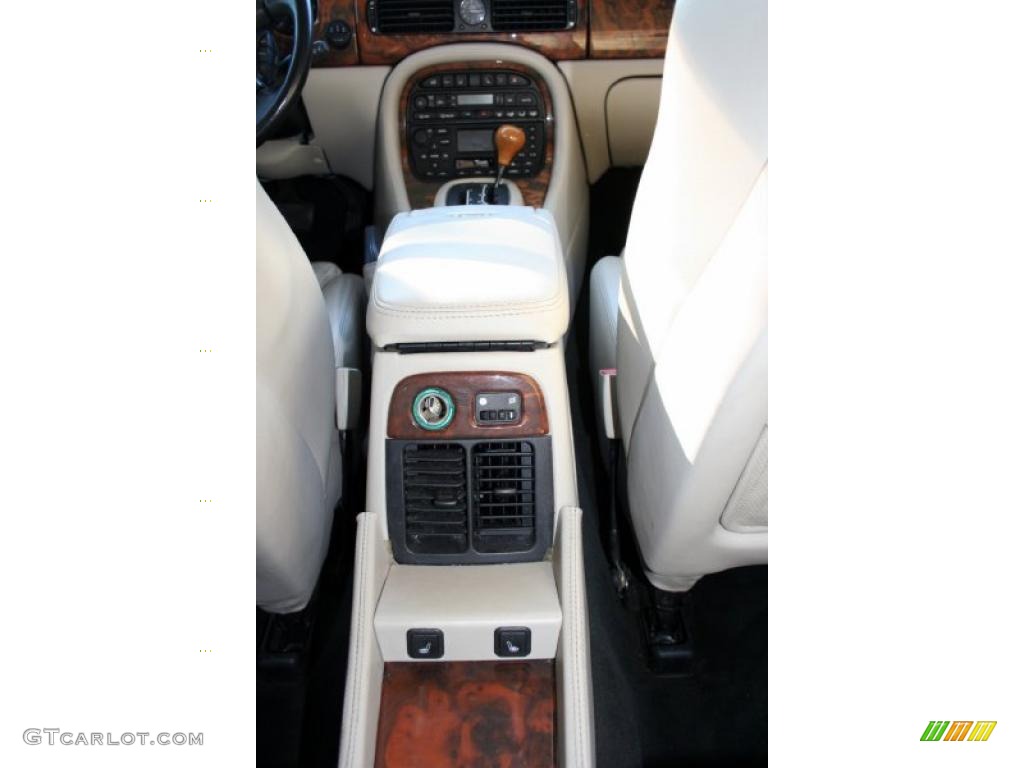 2001 XJ XJR - Carnival Red Metallic / Oatmeal photo #71