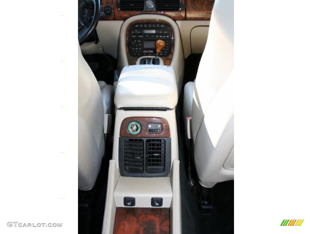 2001 XJ XJR - Carnival Red Metallic / Oatmeal photo #72