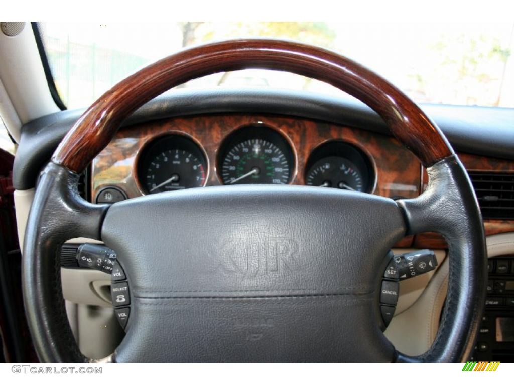 2001 XJ XJR - Carnival Red Metallic / Oatmeal photo #79