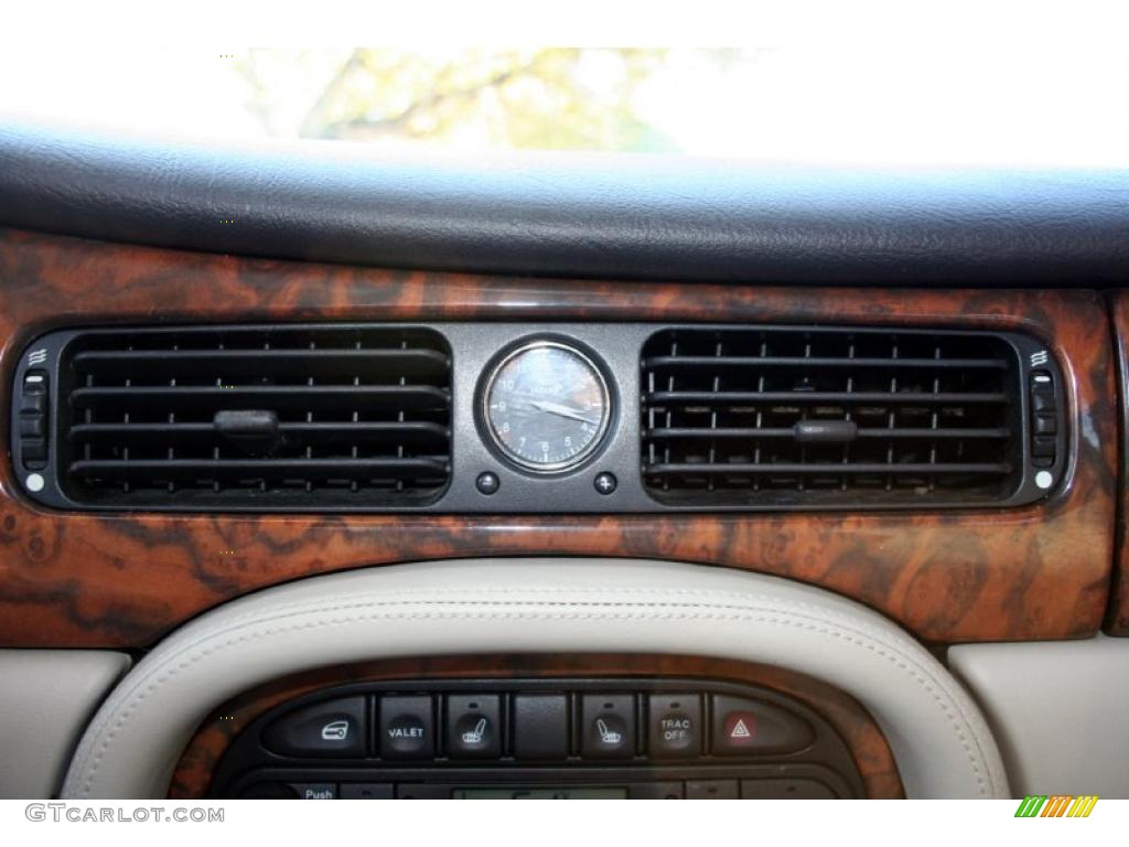 2001 XJ XJR - Carnival Red Metallic / Oatmeal photo #92