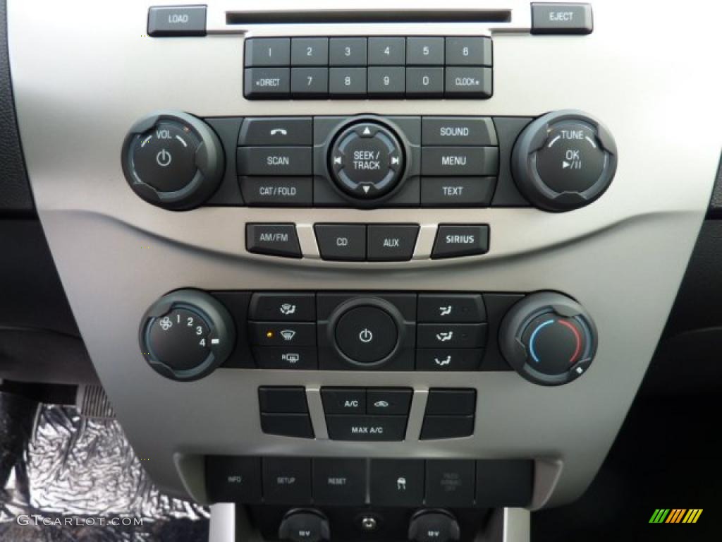 2011 Focus SE Sedan - Sterling Gray Metallic / Charcoal Black photo #18