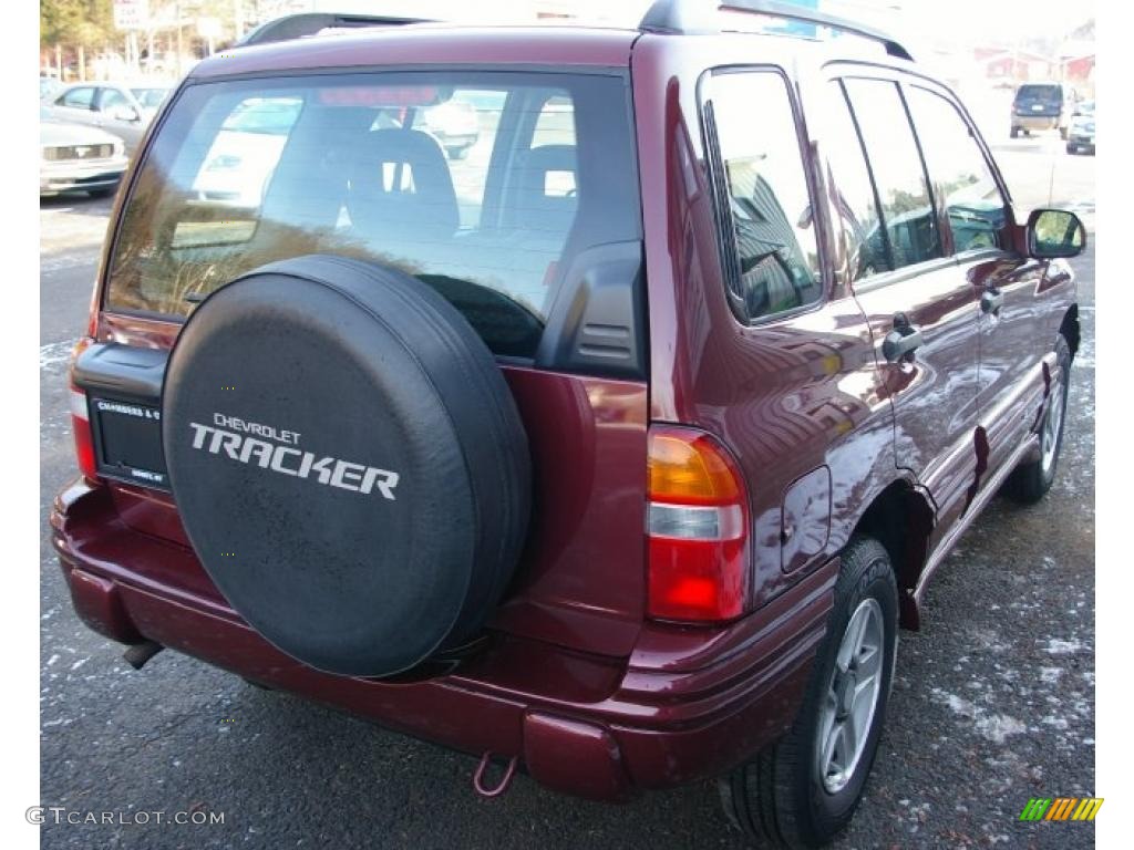 2003 Tracker 4WD Hard Top - Medium Red Metallic / Medium Gray photo #13