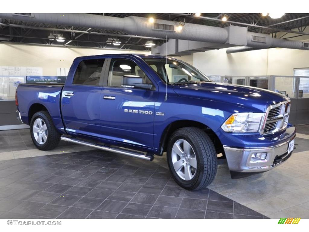2011 Ram 1500 Big Horn Crew Cab - Deep Water Blue Pearl / Dark Slate Gray/Medium Graystone photo #4