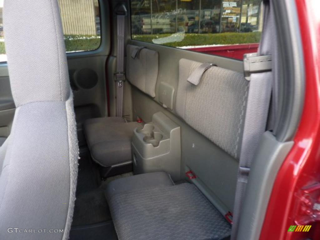 2006 Colorado Extended Cab - Cherry Red Metallic / Medium Pewter photo #13