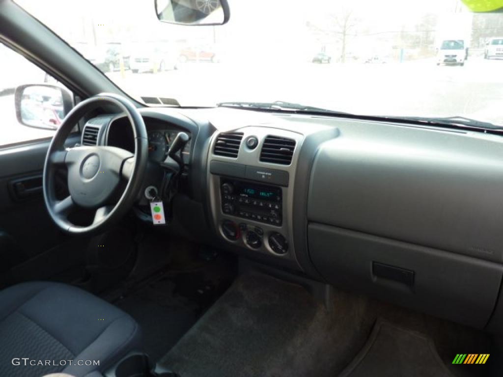 2006 Colorado Extended Cab - Cherry Red Metallic / Medium Pewter photo #17