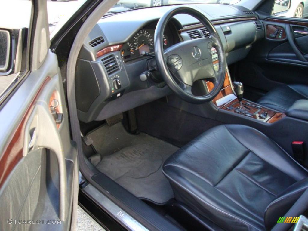 2002 E 320 4Matic Sedan - Black / Charcoal photo #13