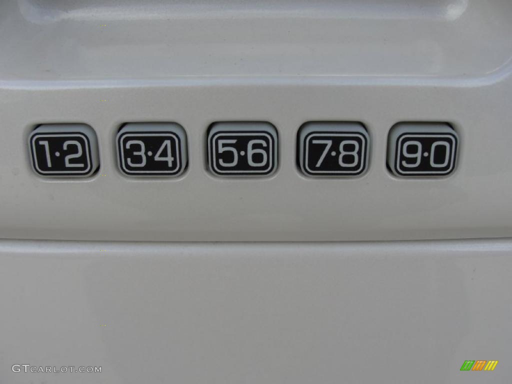 2010 F150 Lariat SuperCrew - White Platinum Metallic Tri Coat / Black photo #14