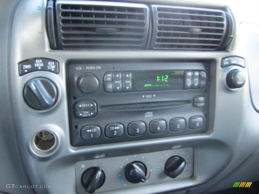 2005 Ford Explorer Sport Trac XLS 4x4 Controls Photo #41483675
