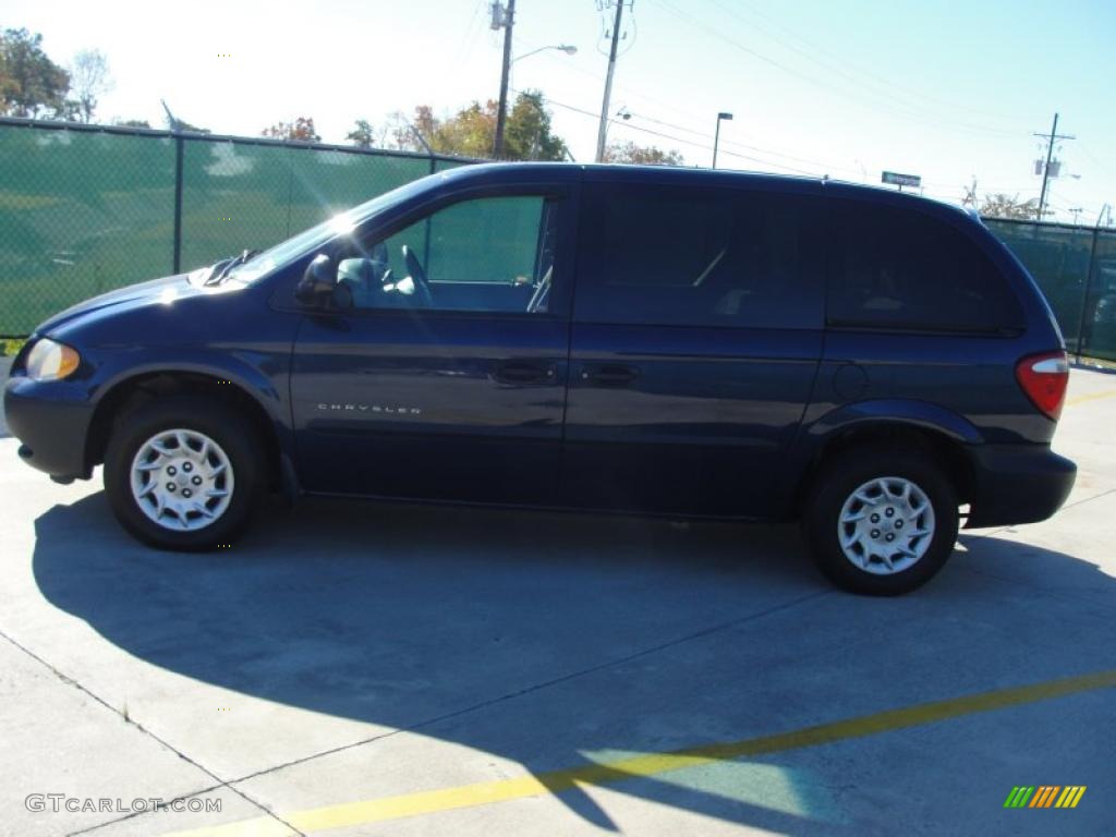2001 Voyager  - Patriot Blue Pearl / Sandstone photo #6