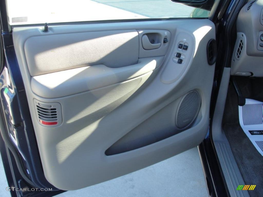 2001 Voyager  - Patriot Blue Pearl / Sandstone photo #27