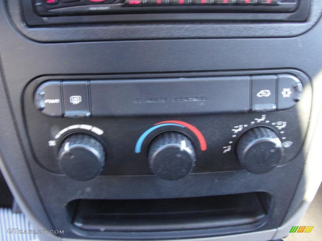2001 Voyager  - Patriot Blue Pearl / Sandstone photo #32