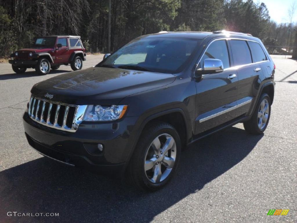 Dark Charcoal Pearl Jeep Grand Cherokee