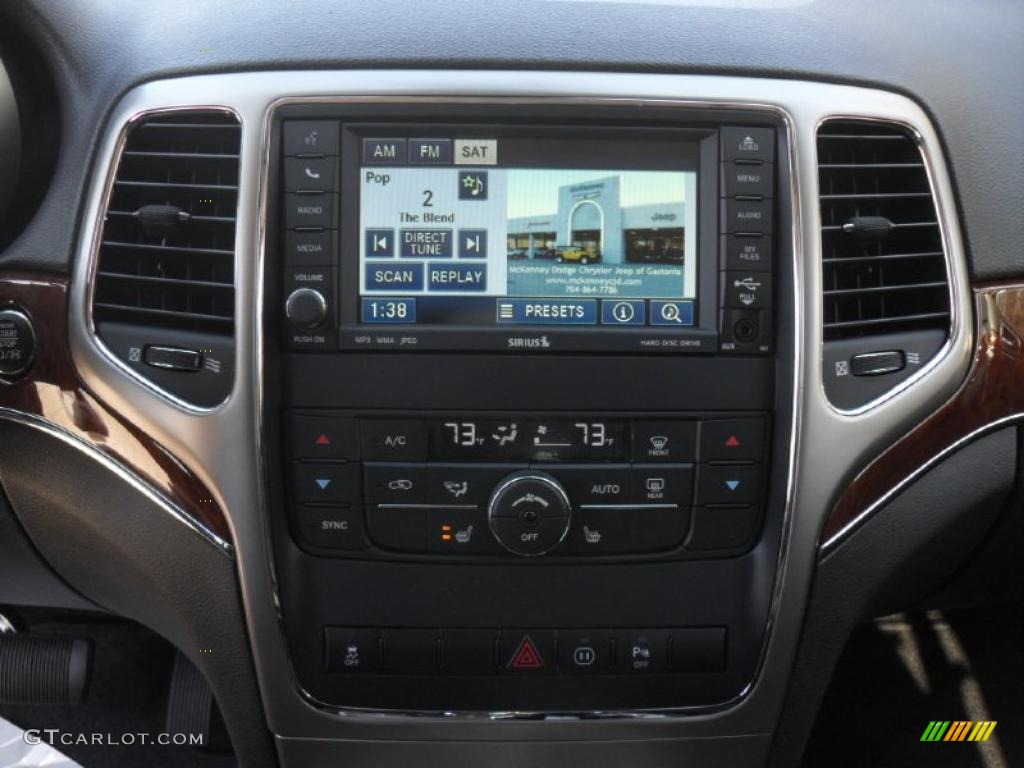 2011 Jeep Grand Cherokee Limited 4x4 Controls Photo #41487655