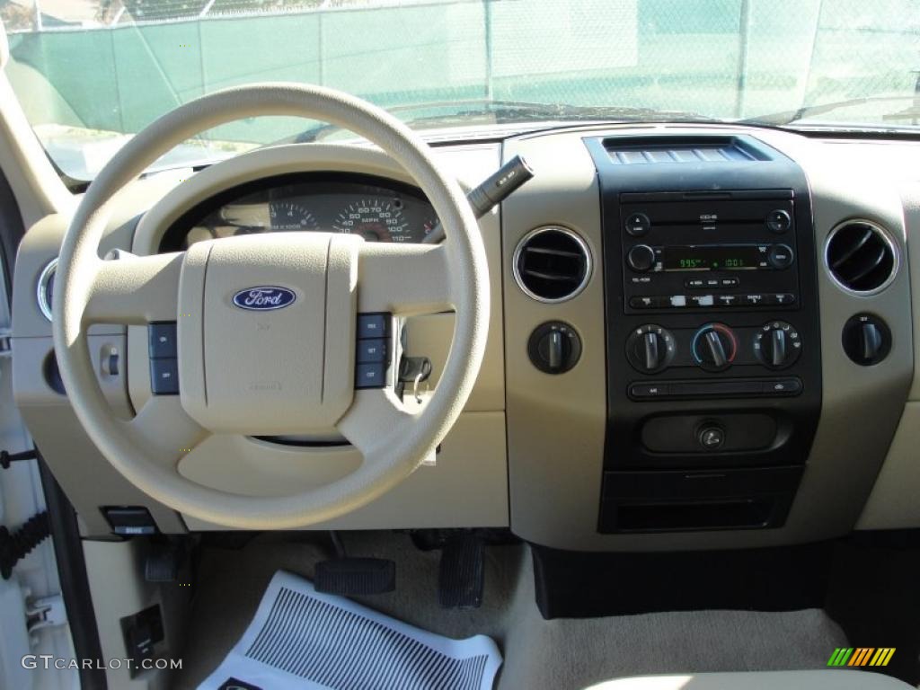 2006 Ford F150 XLT SuperCrew 4x4 Tan Dashboard Photo #41489439