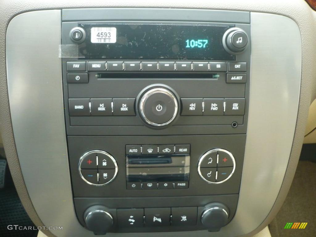 2011 GMC Yukon SLT 4x4 Controls Photo #41490111