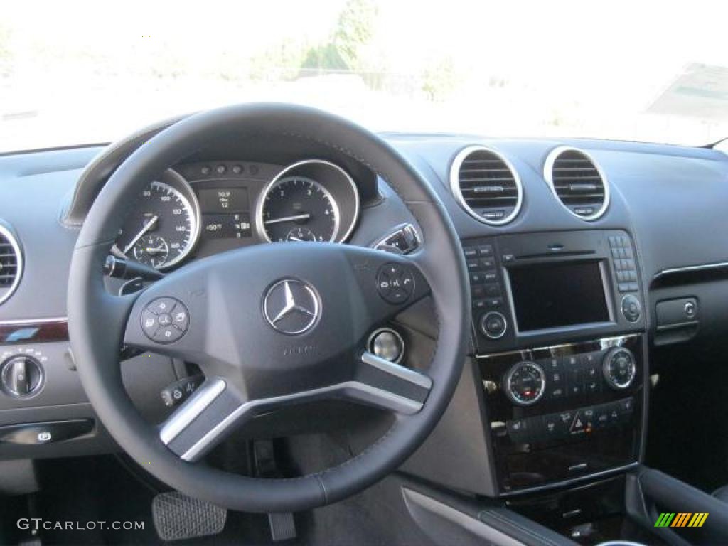 2011 Mercedes-Benz GL 350 Blutec 4Matic Black Dashboard Photo #41491811