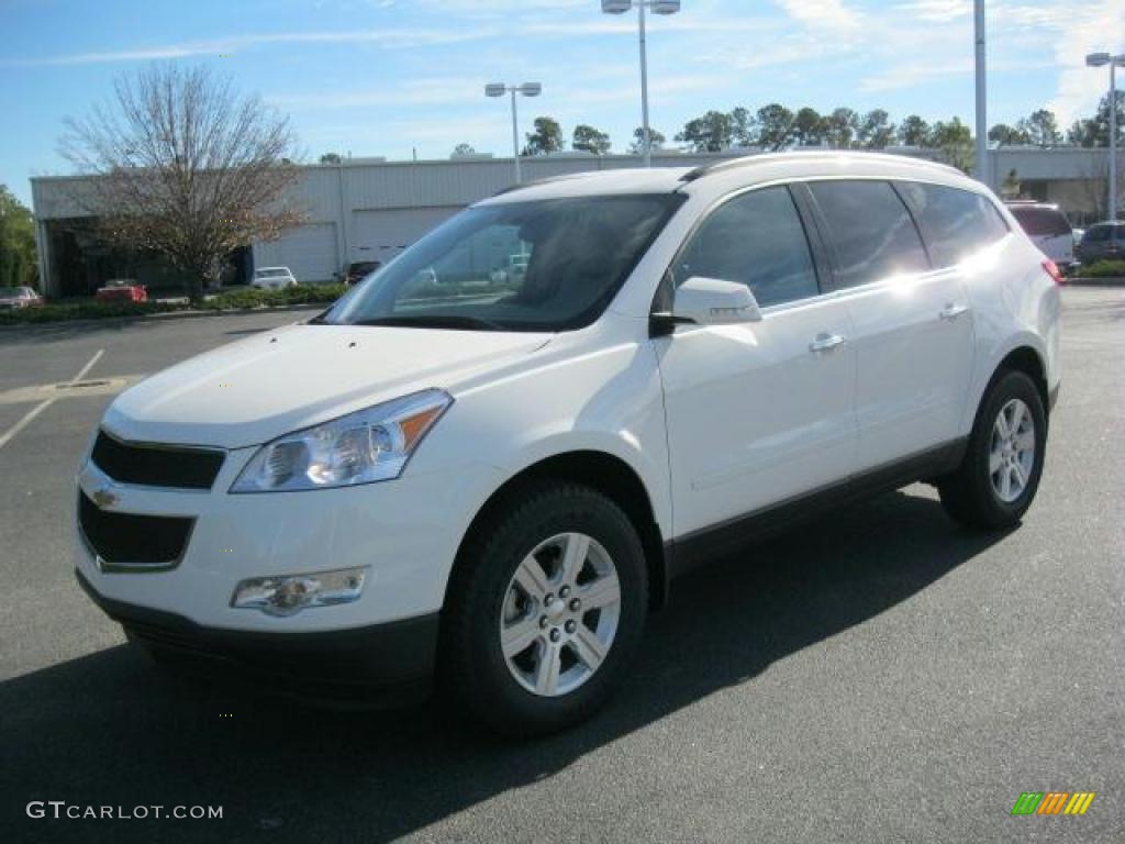 White 2011 Chevrolet Traverse LT Exterior Photo #41493263