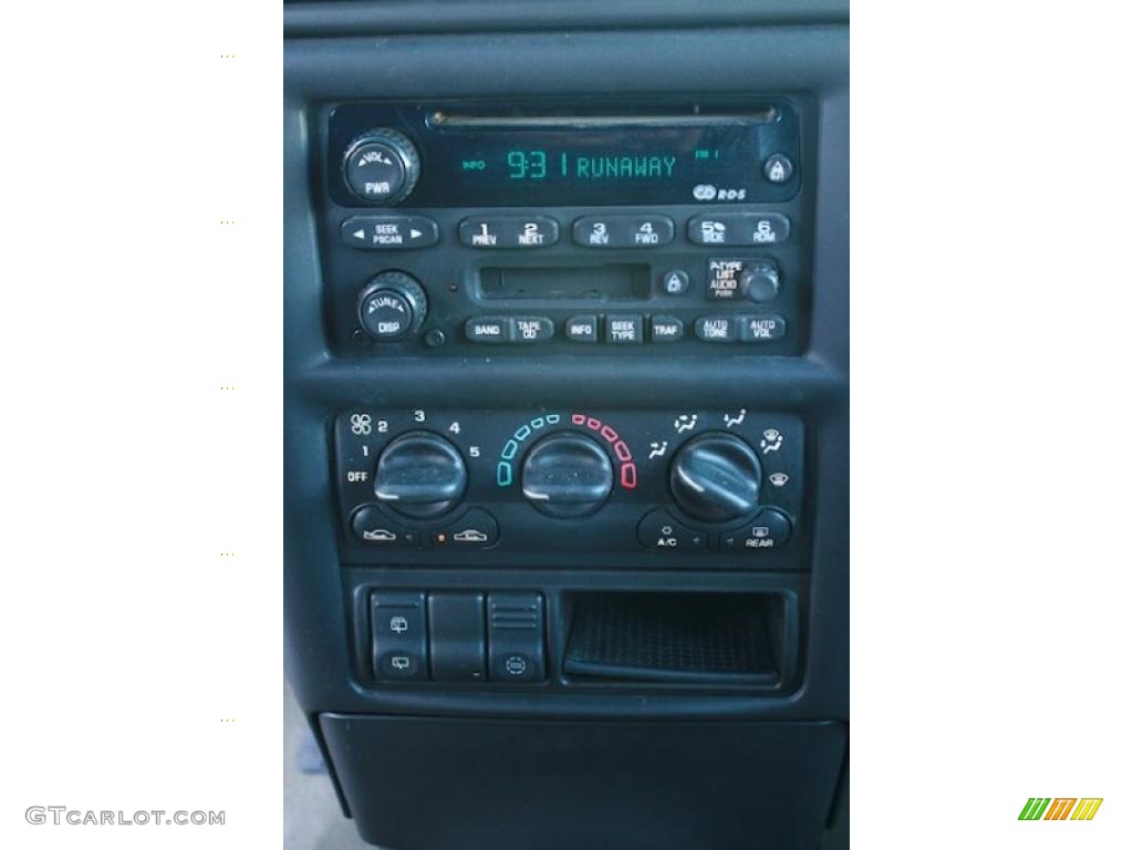 2003 Venture  - Black Sapphire Metallic / Medium Gray photo #18