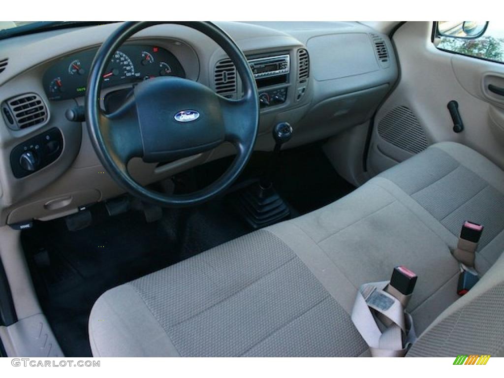 Medium Parchment Beige Interior 2003 Ford F150 XL Regular Cab Photo #41497126