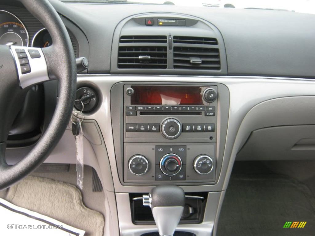 2007 Aura XE - Ocean Mist Metallic / Gray photo #9