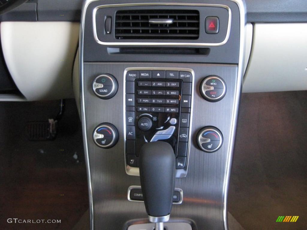 2011 Volvo S60 T6 AWD Controls Photo #41502146
