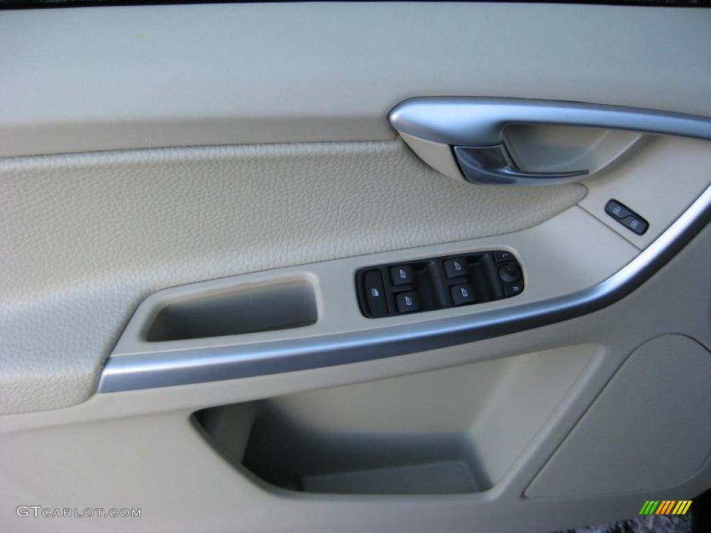2011 Volvo XC60 T6 AWD Sandstone Beige Door Panel Photo #41502396