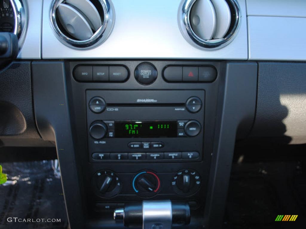 2007 Mustang V6 Premium Coupe - Satin Silver Metallic / Dark Charcoal photo #11