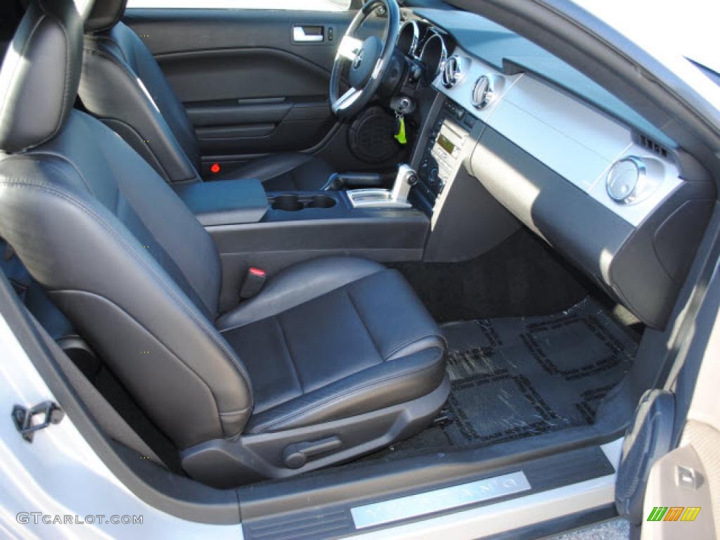 2007 Mustang V6 Premium Coupe - Satin Silver Metallic / Dark Charcoal photo #16