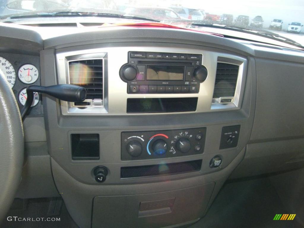 2007 Dodge Ram 1500 SLT Regular Cab Controls Photo #41510453