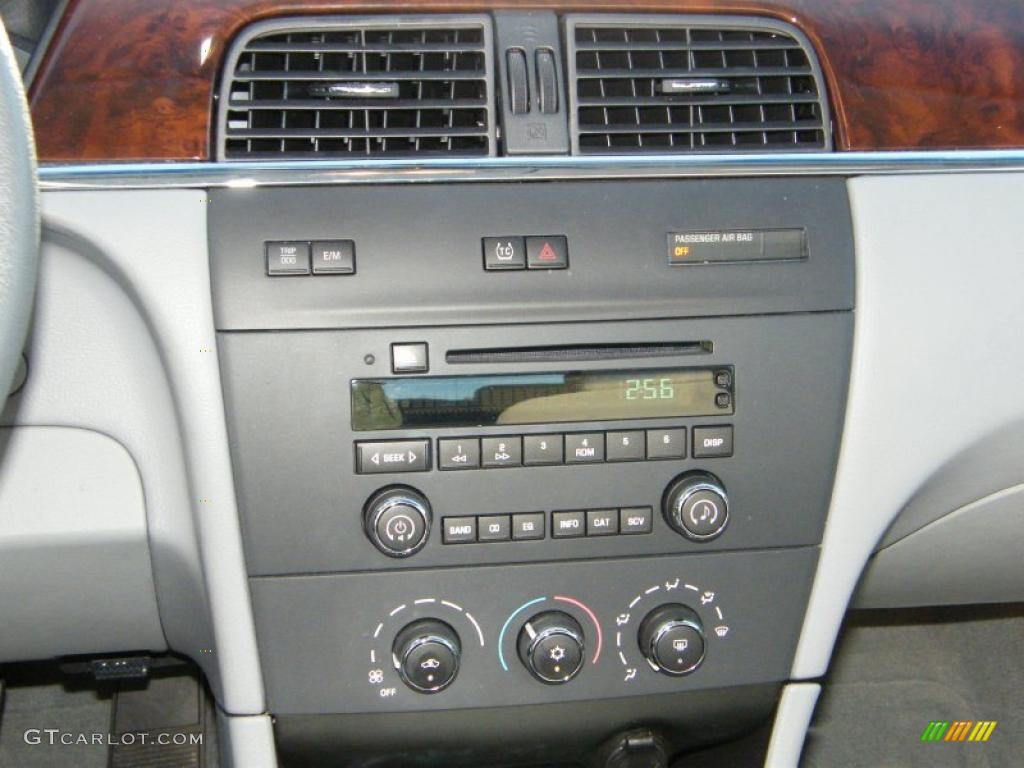 2007 Buick LaCrosse CX Controls Photo #41511717