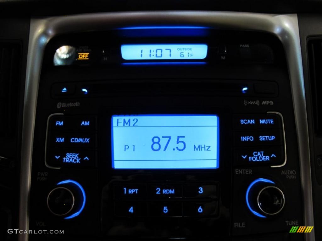 2011 Hyundai Sonata GLS Controls Photo #41513897