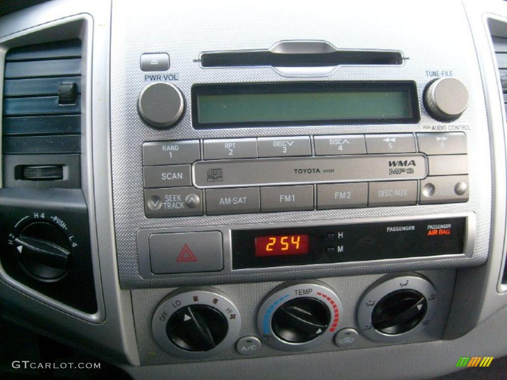 2011 Toyota Tacoma SR5 Access Cab 4x4 Controls Photo #41514185