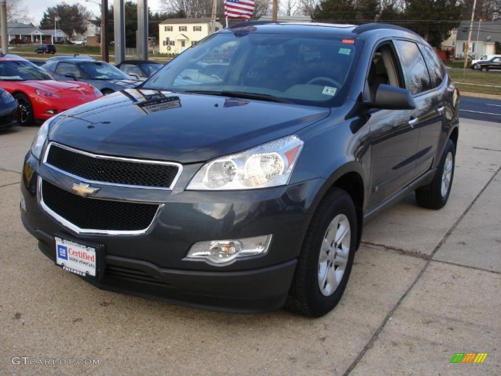 2009 Traverse LS - Black Granite Metallic / Dark Gray/Light Gray photo #1