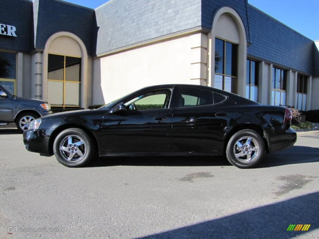 2004 Grand Prix GT Sedan - Black / Dark Pewter photo #4