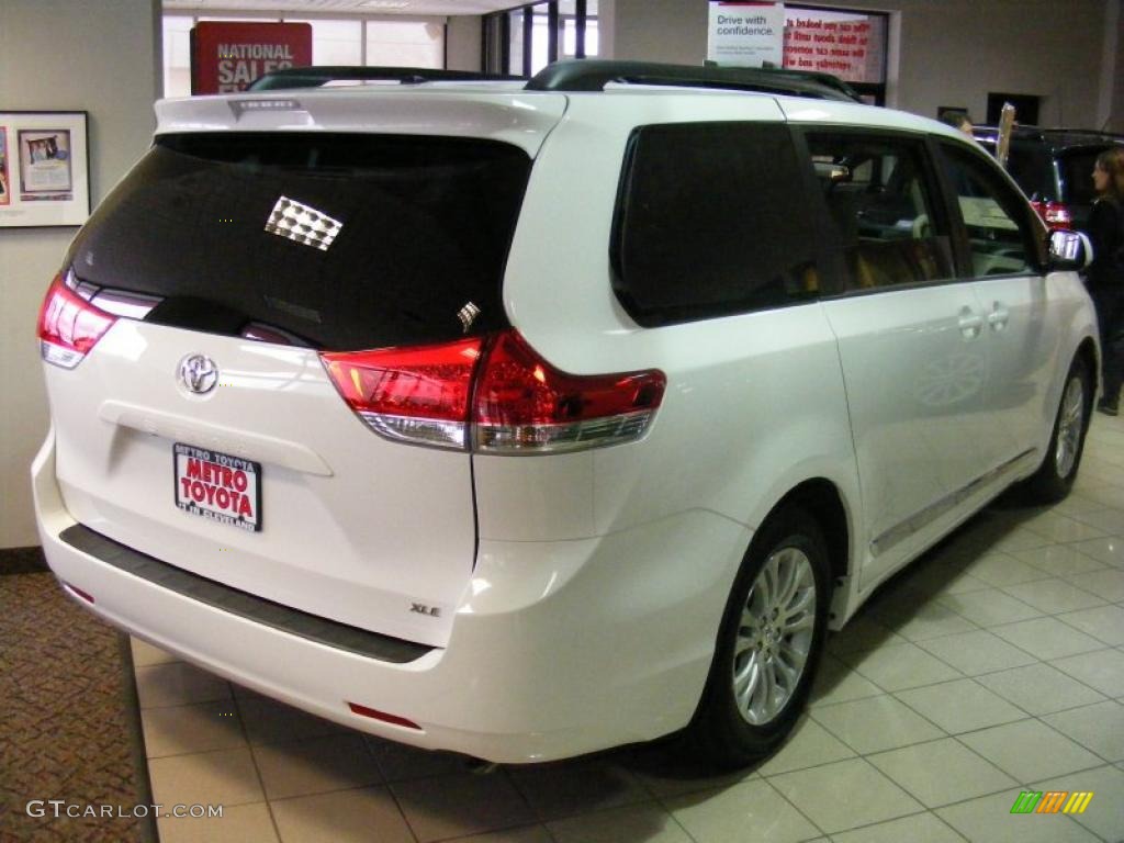 Super White 2011 Toyota Sienna XLE Exterior Photo #41516849