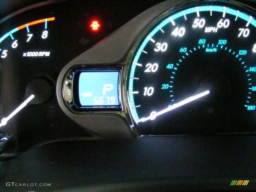 2011 Sienna XLE - Super White / Light Gray photo #15