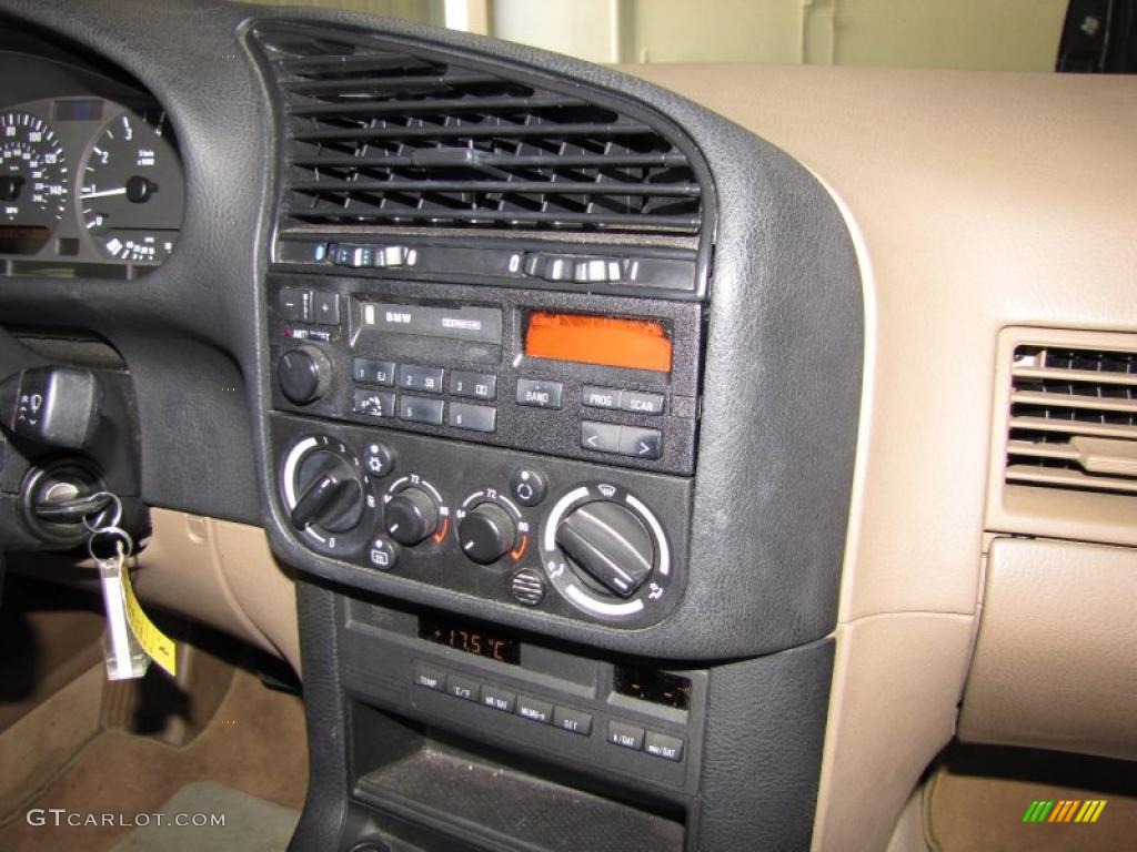 1995 3 Series 318is Coupe - Alpine White / Beige photo #14