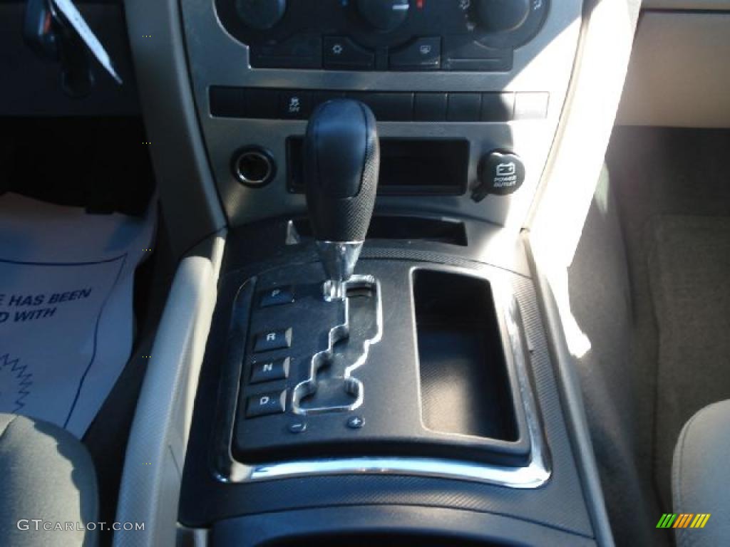 2006 Jeep Grand Cherokee Laredo 5 Speed Automatic Transmission Photo #41519845