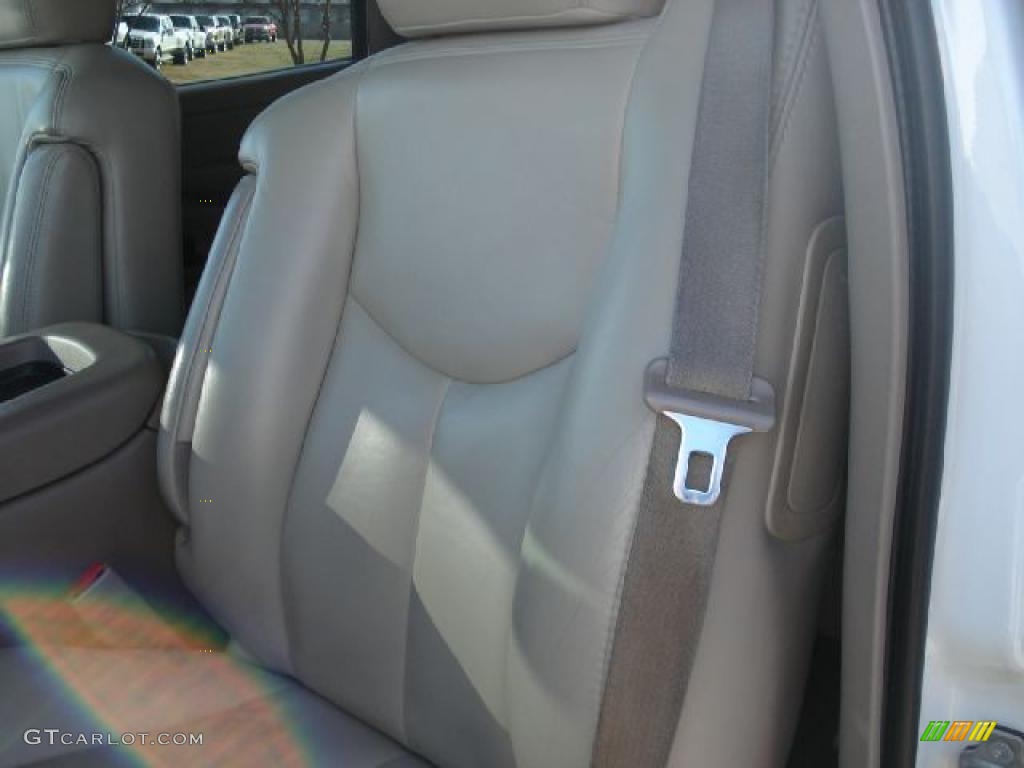 2006 Suburban LT 1500 4x4 - Summit White / Tan/Neutral photo #9