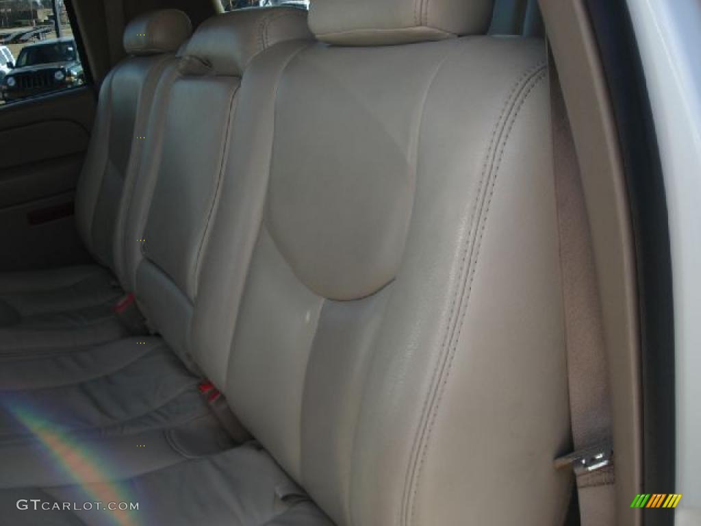 2006 Suburban LT 1500 4x4 - Summit White / Tan/Neutral photo #11
