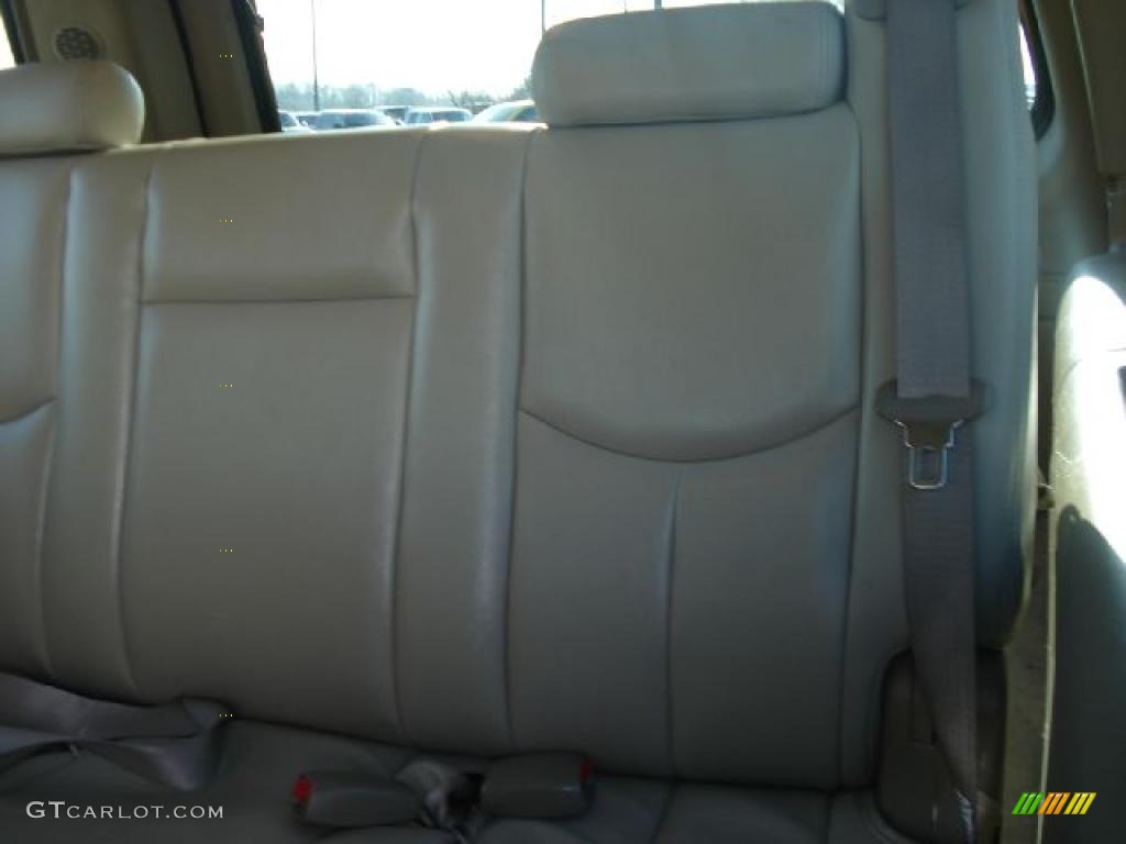 2006 Suburban LT 1500 4x4 - Summit White / Tan/Neutral photo #13