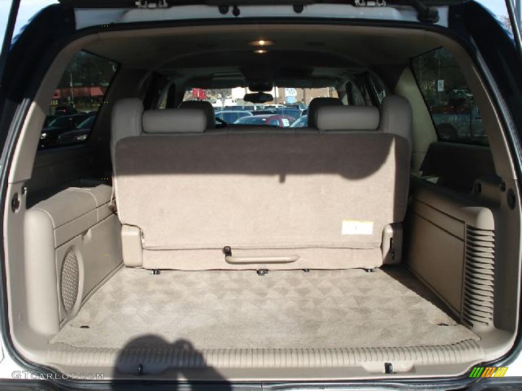 2006 Suburban LT 1500 4x4 - Summit White / Tan/Neutral photo #15