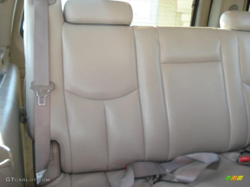 2006 Suburban LT 1500 4x4 - Summit White / Tan/Neutral photo #16