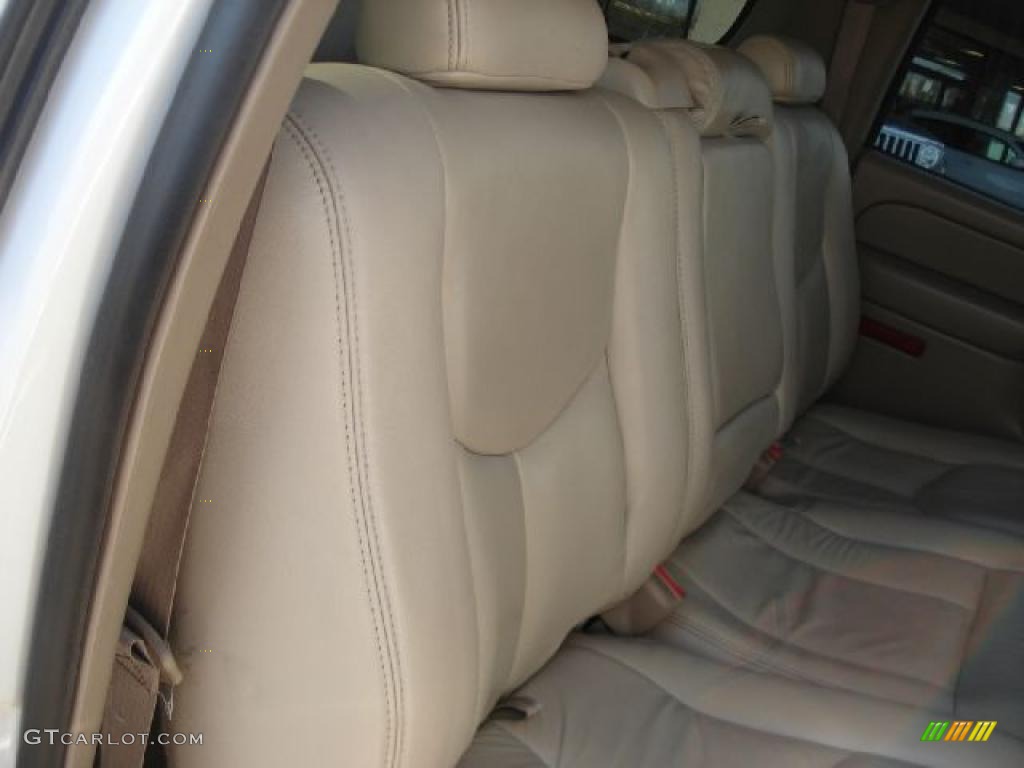 2006 Suburban LT 1500 4x4 - Summit White / Tan/Neutral photo #18