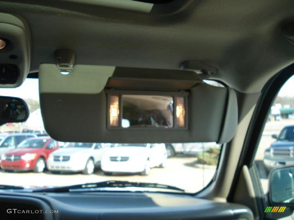 2006 Suburban LT 1500 4x4 - Summit White / Tan/Neutral photo #22