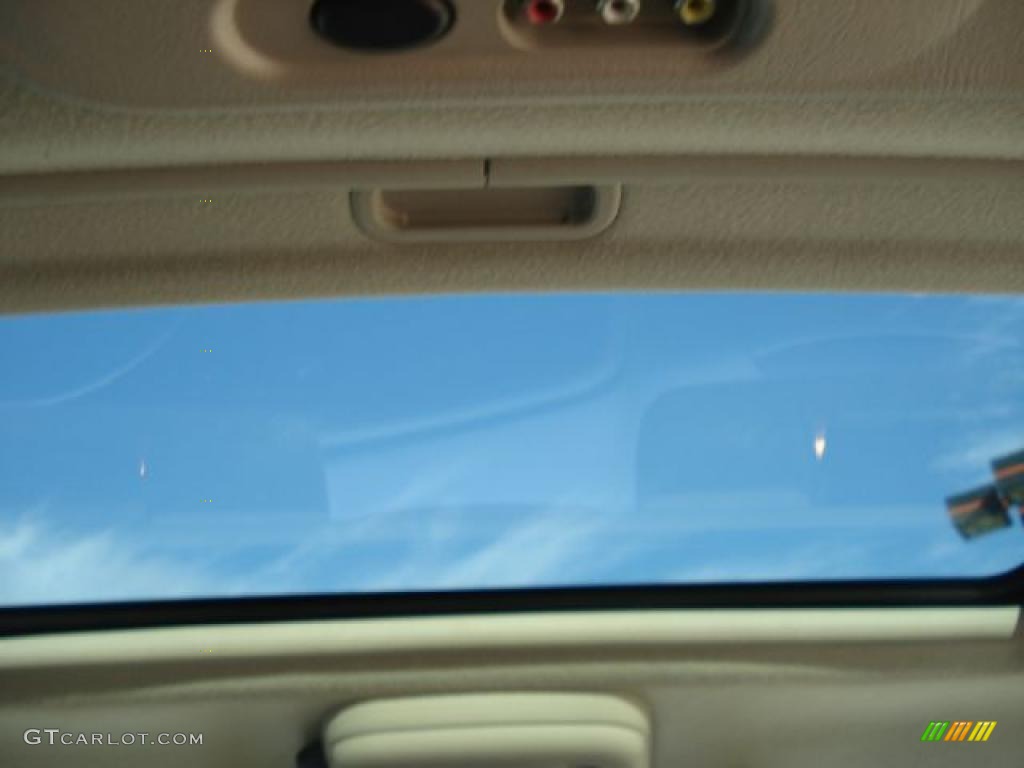 2006 Suburban LT 1500 4x4 - Summit White / Tan/Neutral photo #25