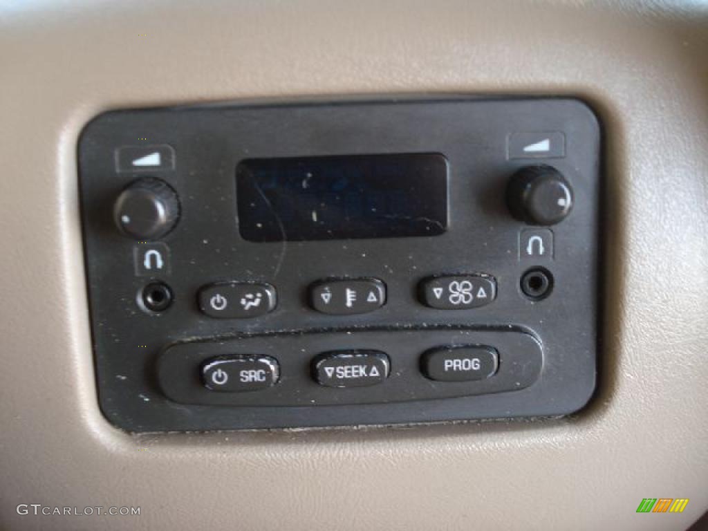 2006 Suburban LT 1500 4x4 - Summit White / Tan/Neutral photo #32