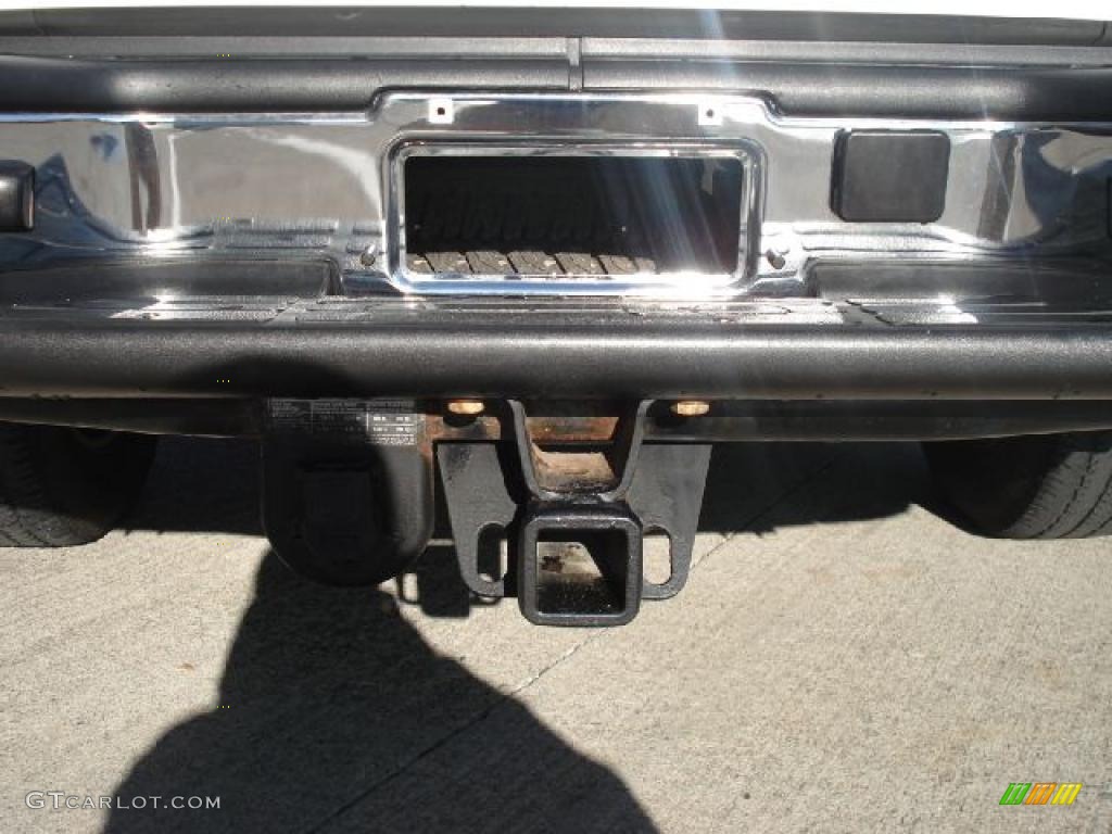 2006 Suburban LT 1500 4x4 - Summit White / Tan/Neutral photo #40